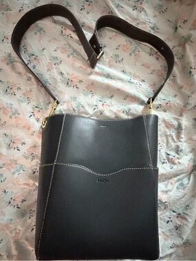 Aallyn Jordan Leather Bucket Bag - Black - Minimalist Chic